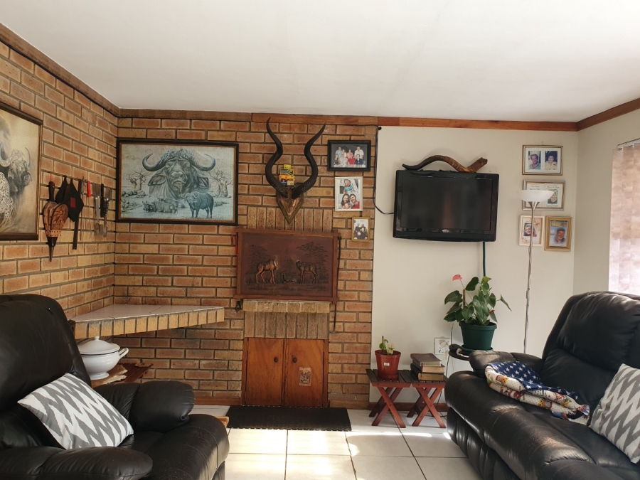 6 Bedroom Property for Sale in Hersham Western Cape